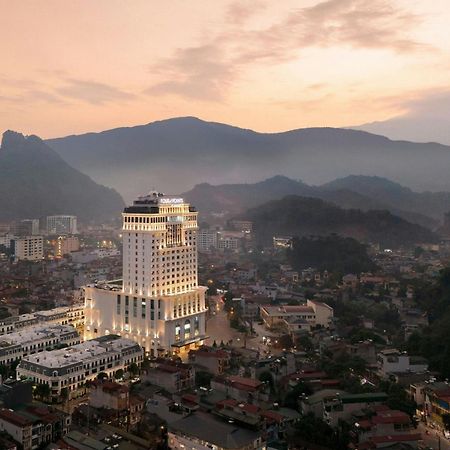 Four Points By Sheraton ห่าซาง ภายนอก รูปภาพ